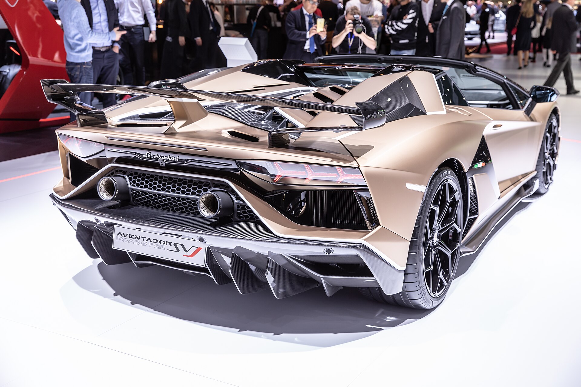 Lamborghini Aventador SVJ Roadster, вид сзади